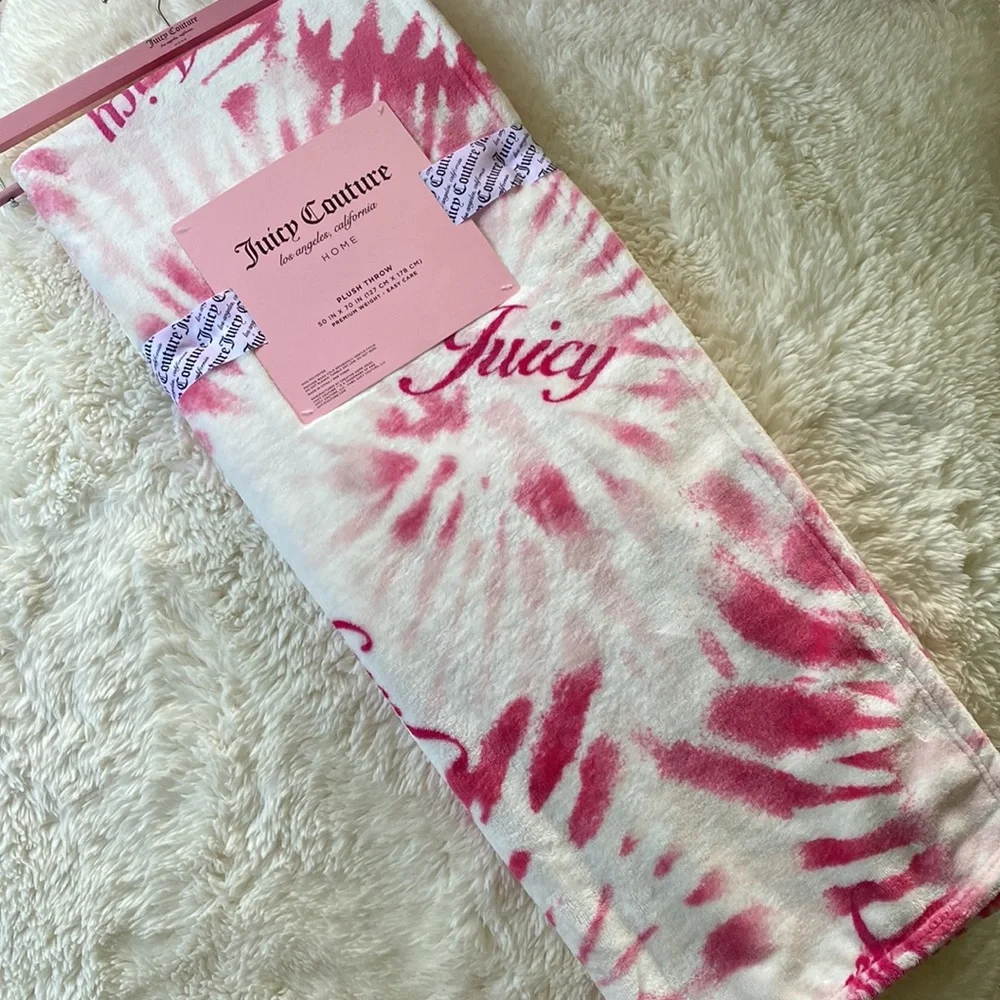 💓 Juicy Couture Plush Throw